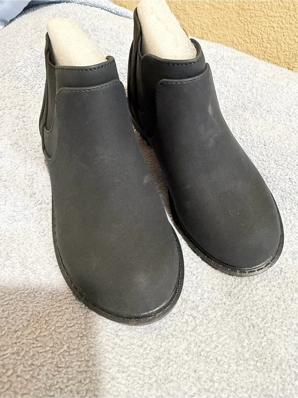 Black Women's Faux-Shearling Chelsea Ankle Boots